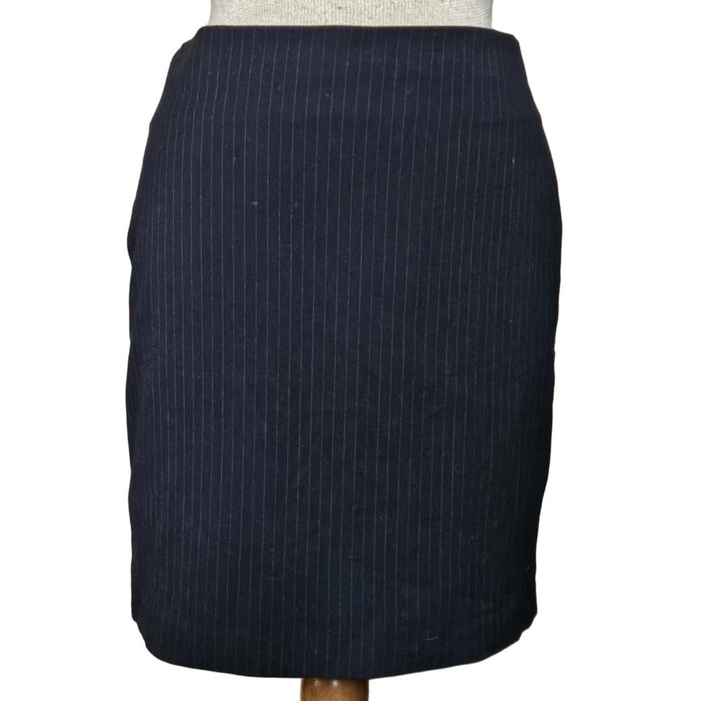 Banana Republic Black Pinstripe Pencil Skirt Size 2